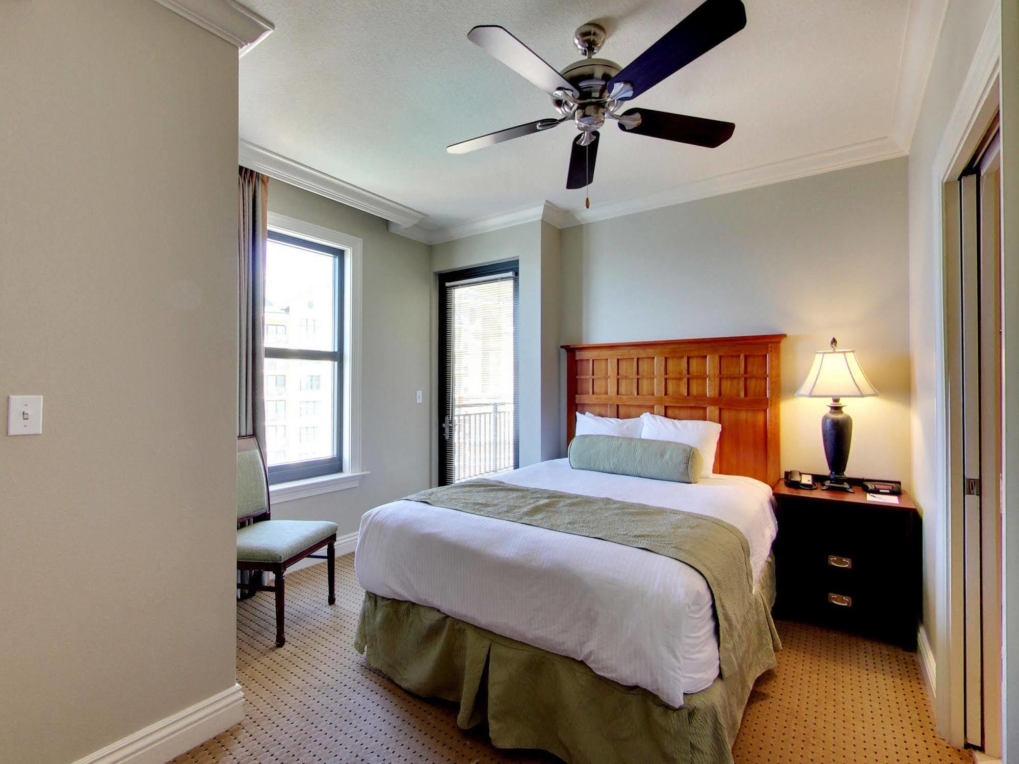 Emerald Grande Condominiums At Harborwalk Village Destin Exterior photo